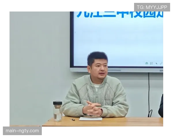 新学期校园足球赛事携手推广反暴力网络宣传活动