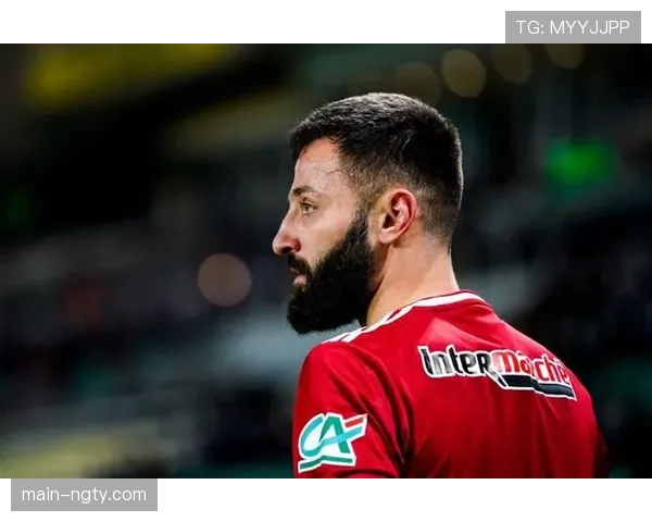 门兴奥诺拉边路传中质量一般 缺乏中锋争顶导致进攻终结