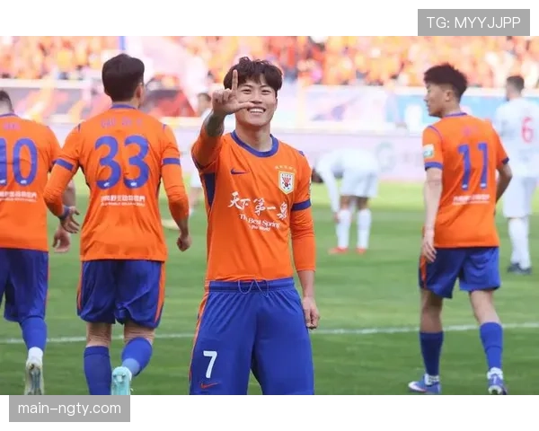 谢文能山东泰山进攻亮点 年轻边锋两球入账